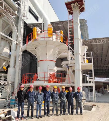 桂林鴻程磨粉機安裝工人五一堅守崗位，保證客戶磨粉生產線按計劃投產