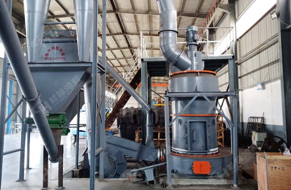 高嶺土粗磨粉設備R型雷蒙磨粉機 產量達3噸 高嶺土粗磨粉設備鴻程R型雷蒙磨粉機 產量達3噸