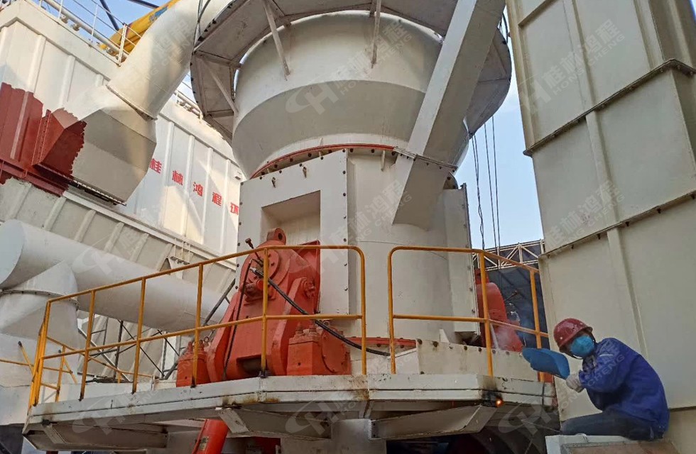 HLM1700鋁礬土立磨生產線山西呂梁安裝現場 HLM1700鋁礬土立磨生產線山西呂梁安裝現場