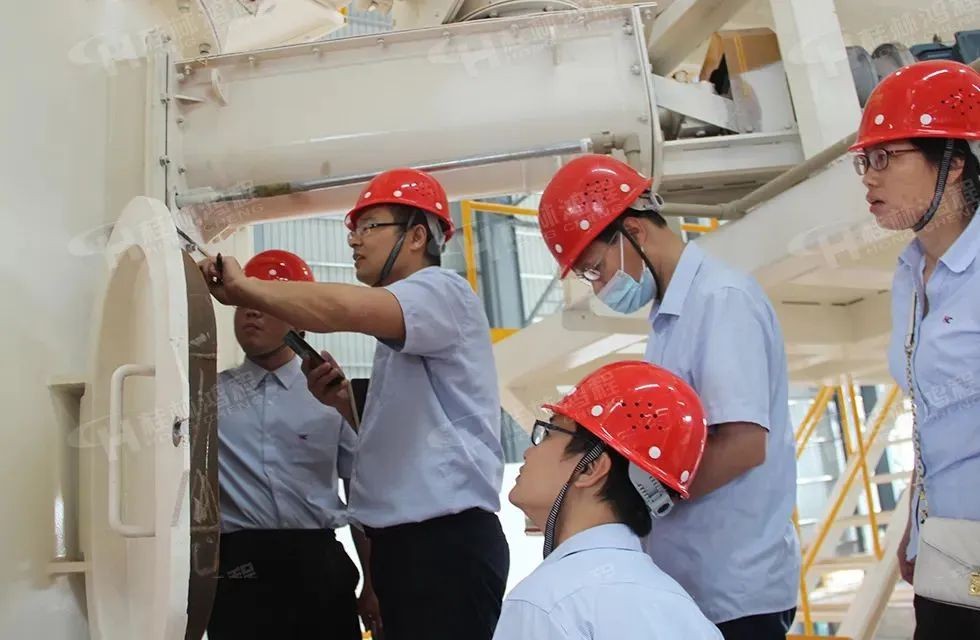 再創(chuàng)輝煌！桂林鴻程礦山設備磨粉機2022銷售大會圓滿召開